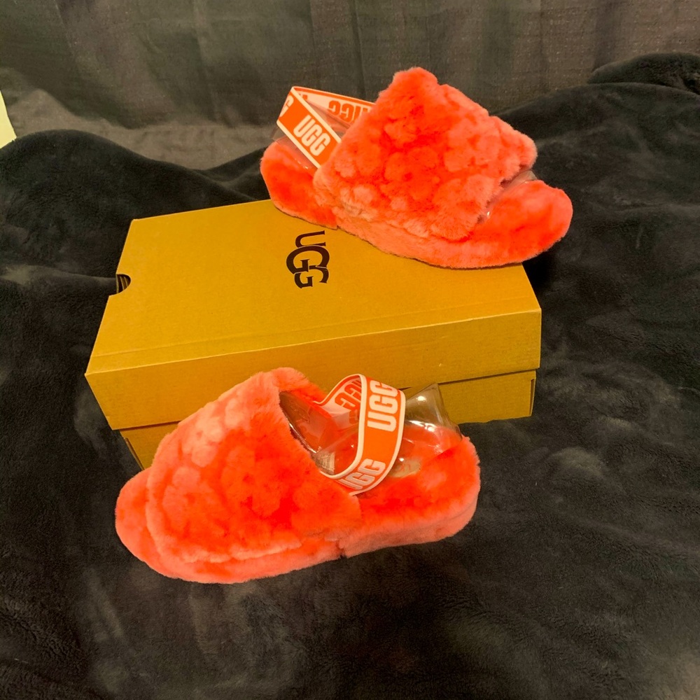 NWT UGG FLUFF YEAH SLIPPERS